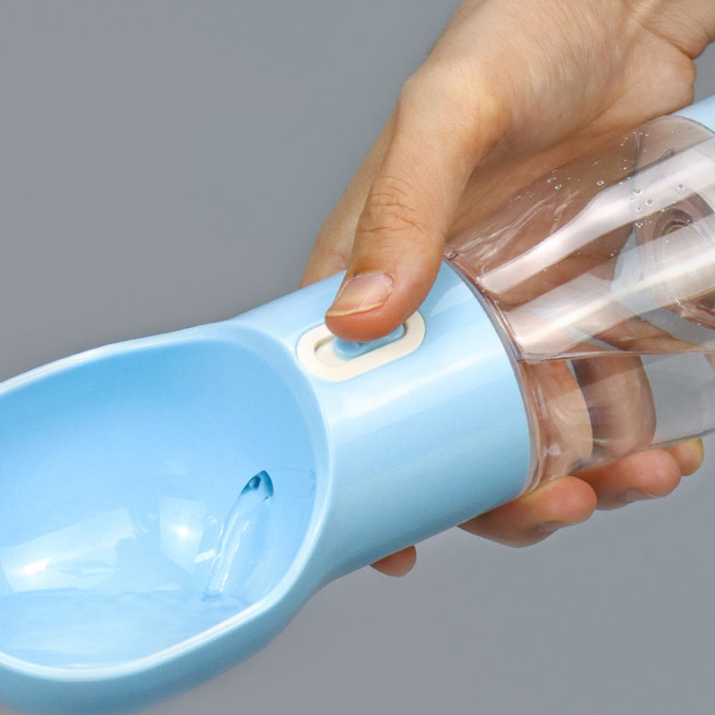 Portable Pet Water Bottle with Waste Bag Dispenser – Travel Drinking Cup for Dogs & Cats
